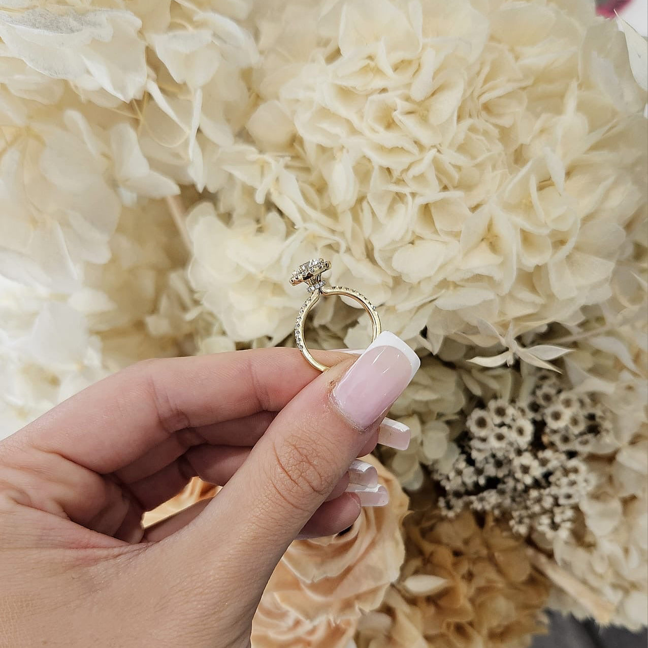 1.23ct Round Cut Lab Grown Pissarro Design Yellow Gold