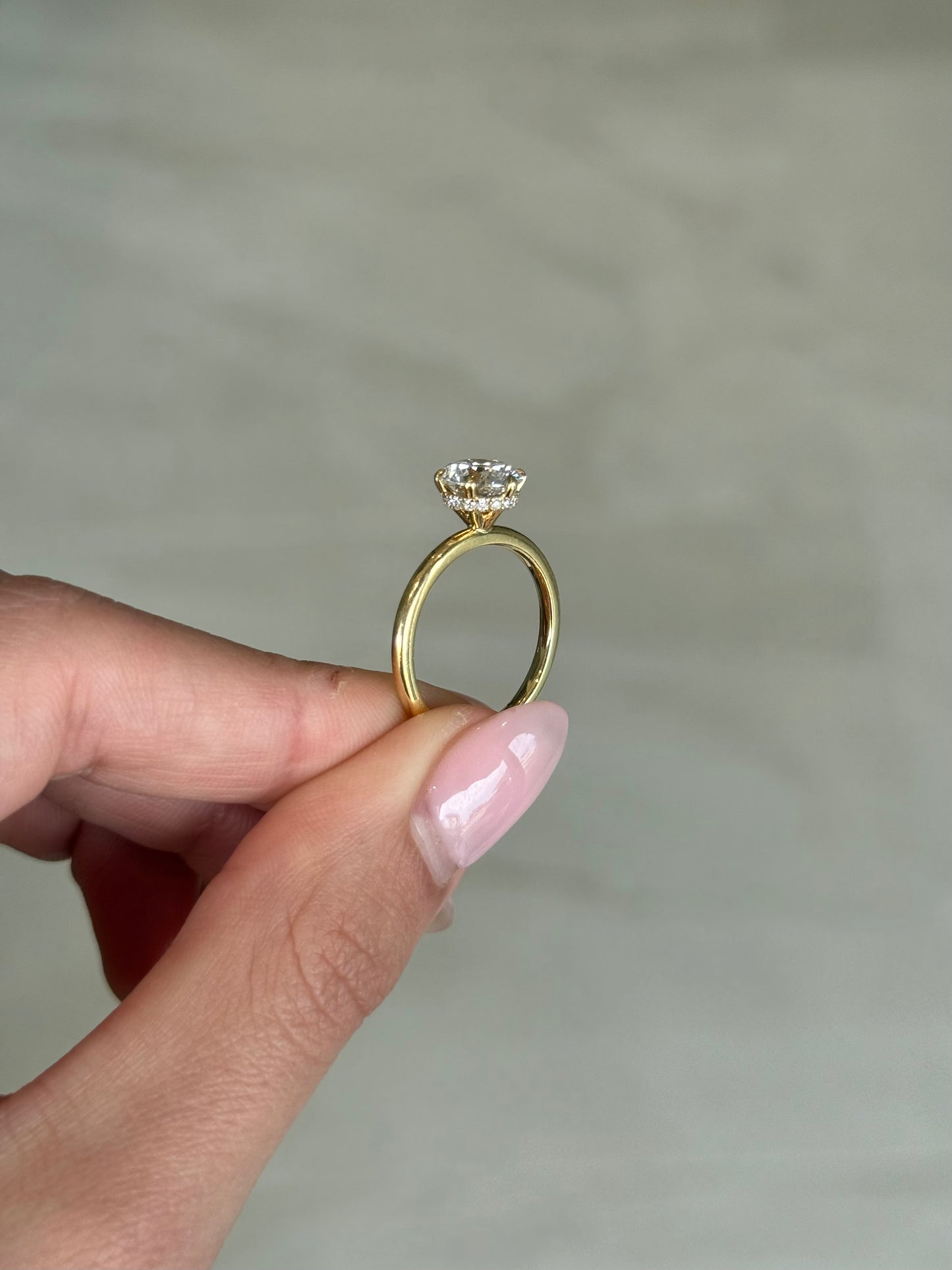 1.72ct Round Cut Lab Grown Lilly Design Yellow Gold