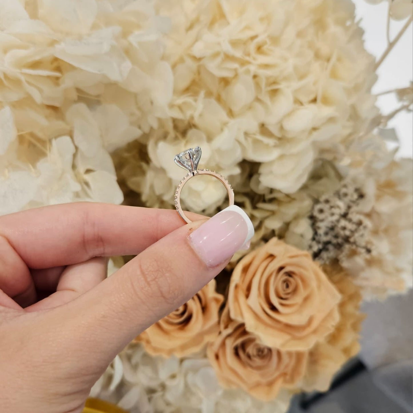 2.05ct Round Cut Lab Grown Veneto Design Two-tone