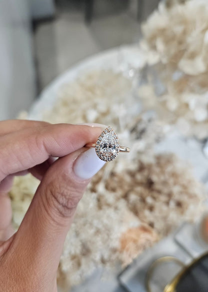 1.01ct Pear Cut Lab Grown Valerie Design Rose Gold