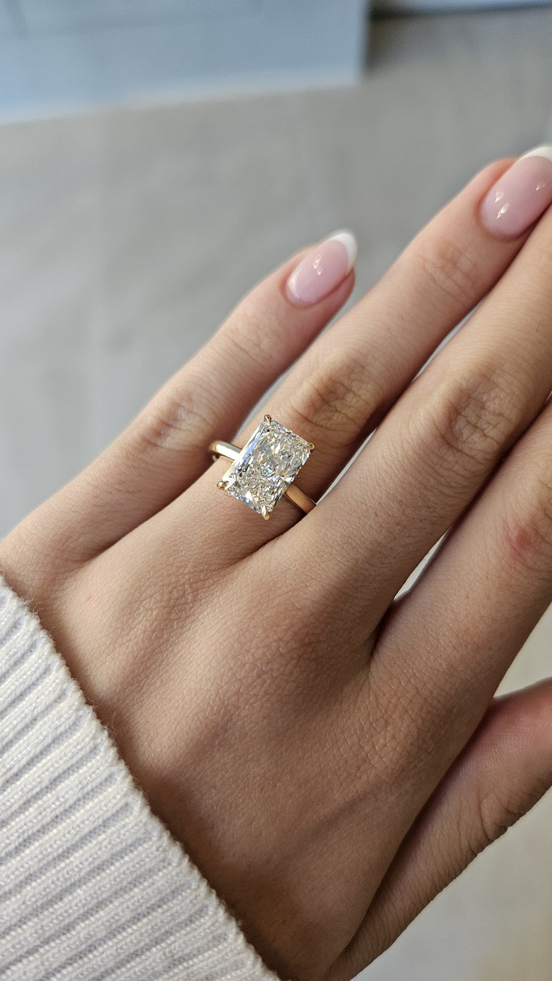 4.05ct Radiant Cut Lab Grown Bella Design Yellow Gold