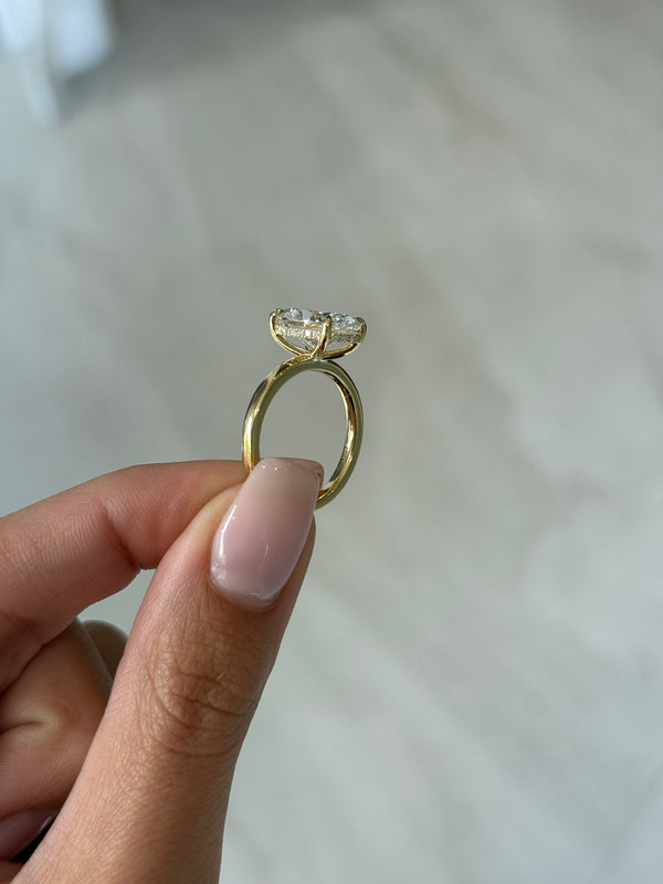 3.64ct Oval Cut Lab Grown Audrey Design 18ct Yellow Gold