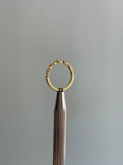 Arrow Design Natural Diamonds Wedding Band