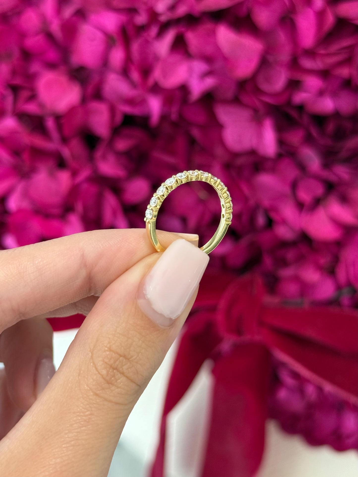 Agostino Design 7pt Natural Diamond Wedding Band