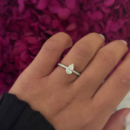 0.70ct Pear Cut Natural Diamond Grandi Design Platinum