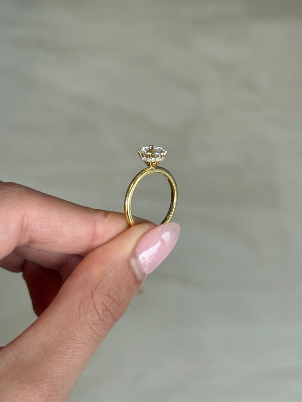 1.72ct Round Cut Lab Grown Lilly Design Yellow Gold