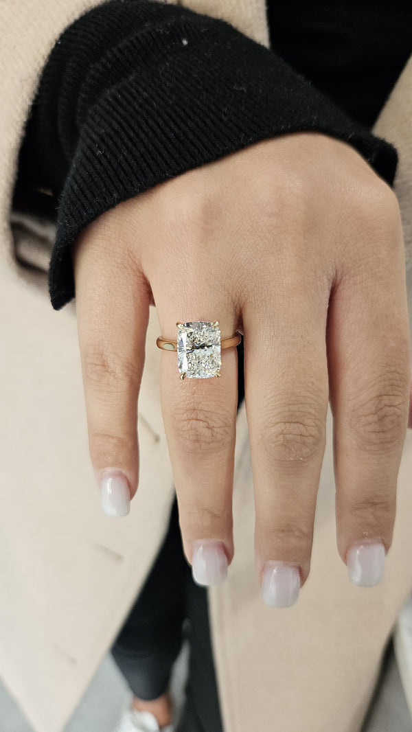 5.01ct Cushion Cut Lab Grown Bella Design Yellow Gold