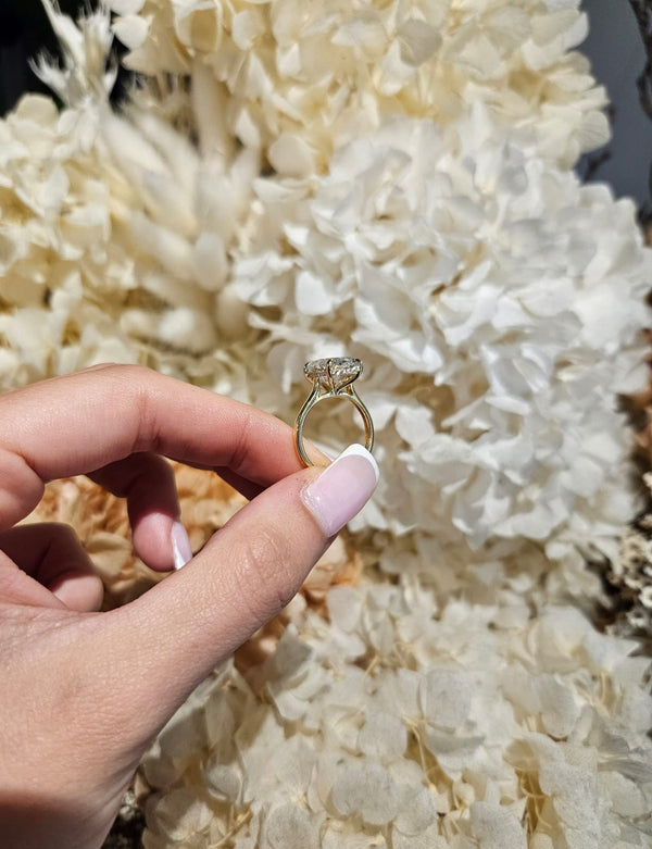 6.00ct Oval Cut Lab Grown Bella Design Yellow Gold